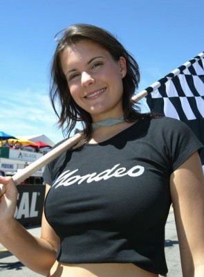 mondeo_girl.jpg (51.71 KБ) Видяна 2289 пъти mondeo_girl.jpg