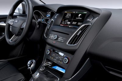 2015-Ford-Focus-hatchback-interior-center-stack.jpg