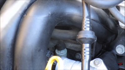 Screenshot 2025-11-14 at 18-22-34 Ford Focus 2002 3 PCV valve replacement - YouTube.png