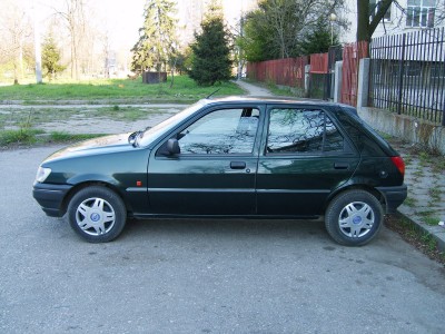 Ford Fiesta 2.jpg